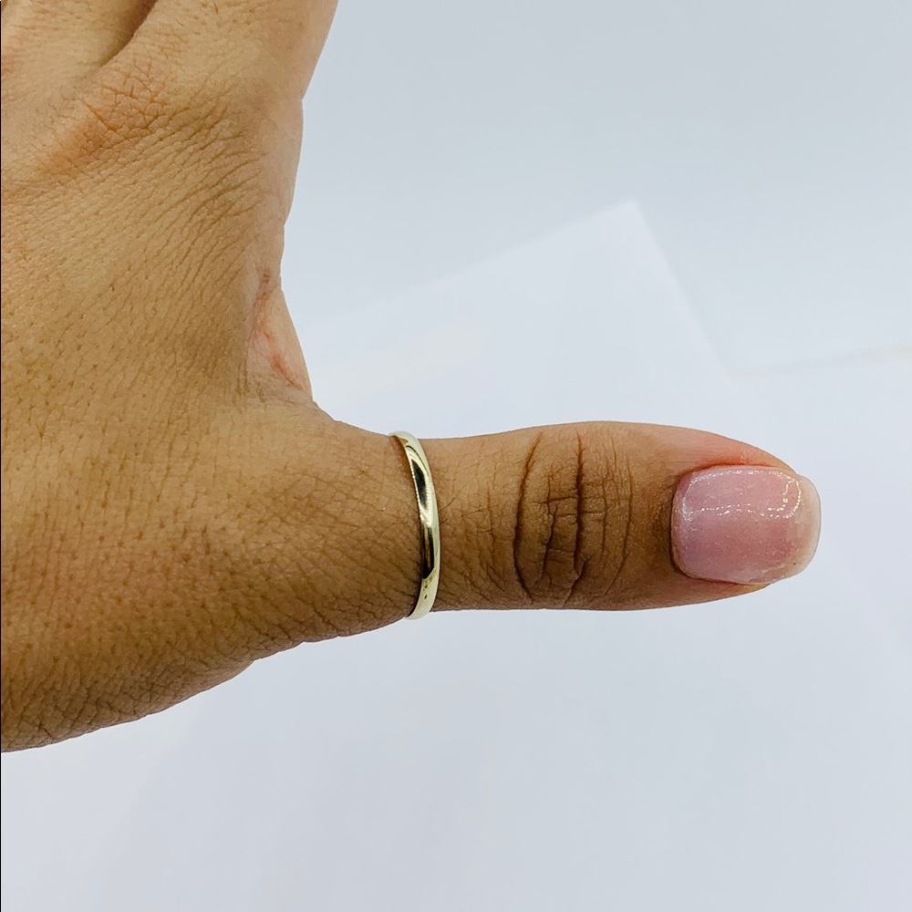 Real 10k Gold Band Women’s Dainty Ring Size 8.5 - Picture 2 of 9